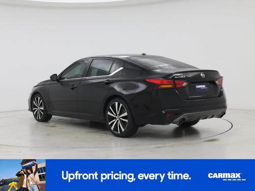 Black 2022 Nissan Altima SR