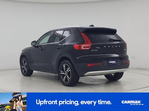 2025 Volvo XC40 B5 Core Bright Theme