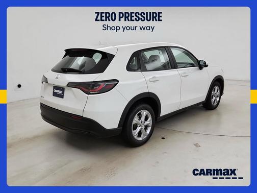 White 2025 Honda HR-V LX