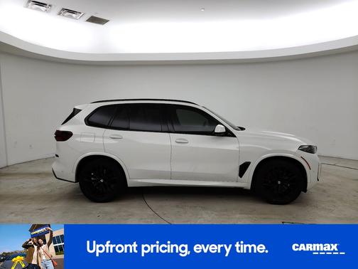 White 2024 BMW X5 xDrive40i