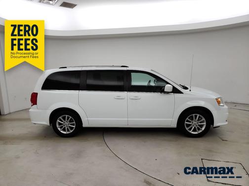 White 2019 Dodge Grand Caravan SXT