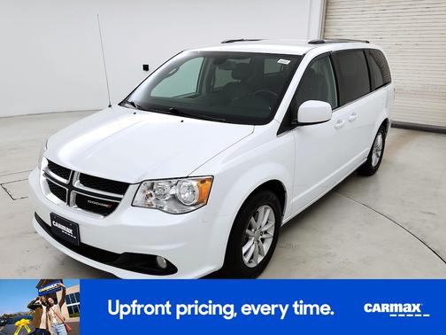 White 2019 Dodge Grand Caravan SXT