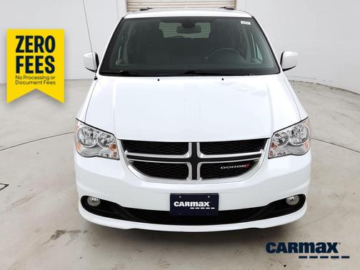 White 2019 Dodge Grand Caravan SXT
