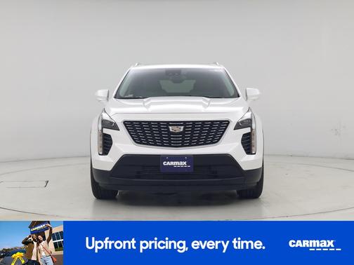 White 2023 Cadillac XT4 Luxury