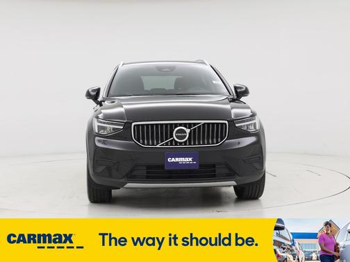 2025 Volvo XC40 B5 Core Bright Theme