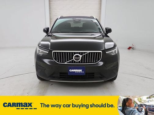 2025 Volvo XC40 B5 Core Bright Theme