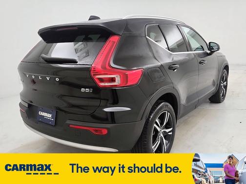 2025 Volvo XC40 B5 Core Bright Theme