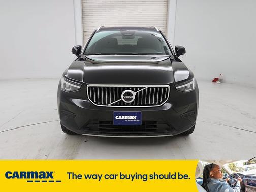 2025 Volvo XC40 B5 Core Bright Theme