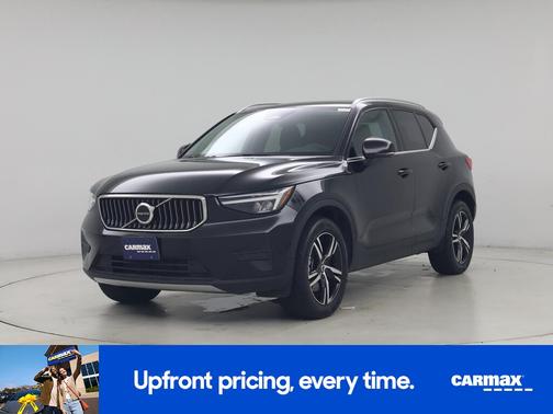 2025 Volvo XC40 B5 Core Bright Theme