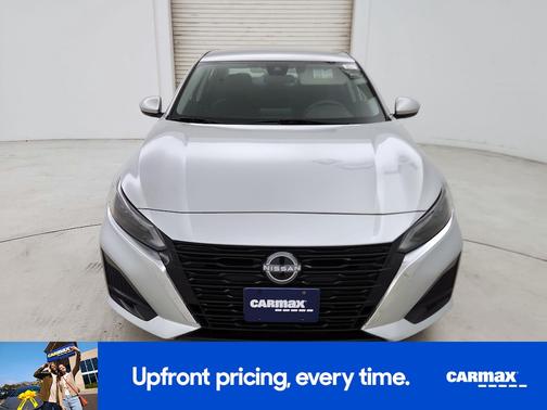 Silver 2023 Nissan Altima SV
