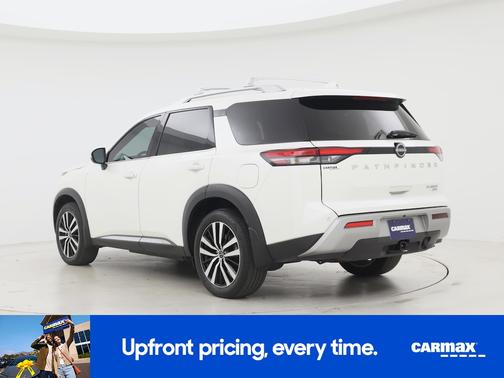 White 2023 Nissan Pathfinder Platinum