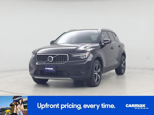 2025 Volvo XC40 B5 Core Bright Theme