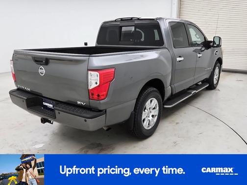 2017 Nissan Titan SV