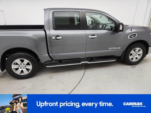 2017 Nissan Titan SV