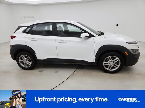 White 2023 Hyundai KONA SE