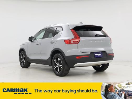 2025 Volvo XC40 B5 Core Bright Theme