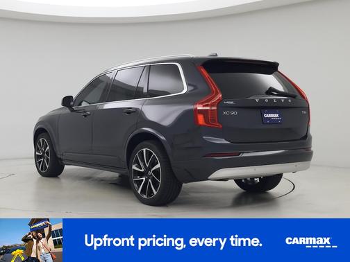 2022 Volvo XC90 T6 Momentum