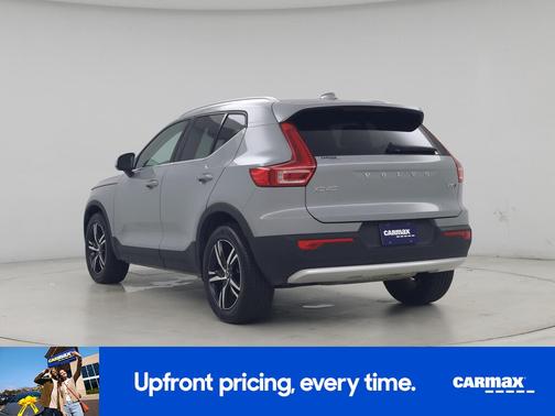 2025 Volvo XC40 B5 Core Bright Theme