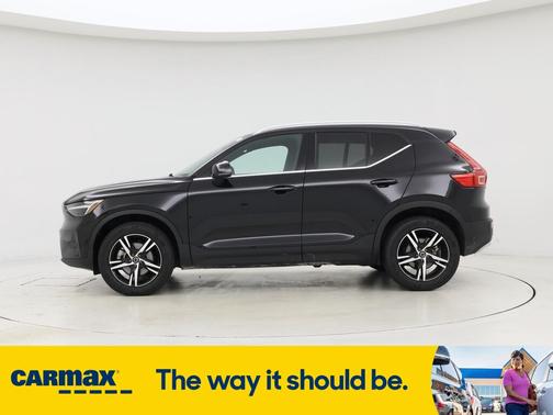 2025 Volvo XC40 B5 Core Bright Theme