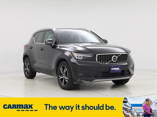 2025 Volvo XC40 B5 Core Bright Theme