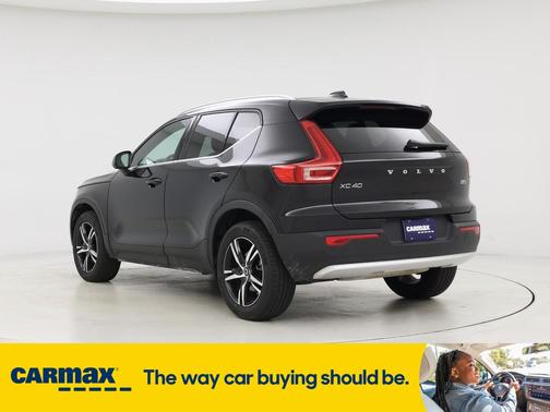 2025 Volvo XC40 B5 Core Bright Theme