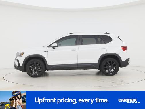 White 2022 Volkswagen Taos SE