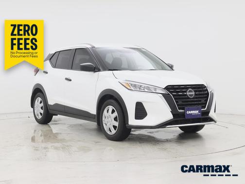 White 2024 Nissan Kicks S