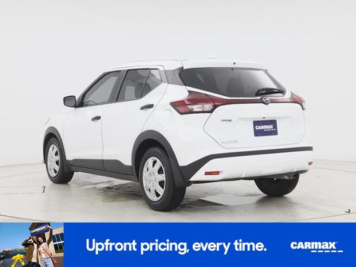 White 2024 Nissan Kicks S