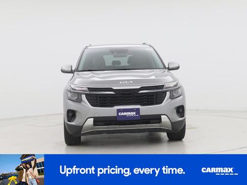 Gray 2024 Kia Seltos EX