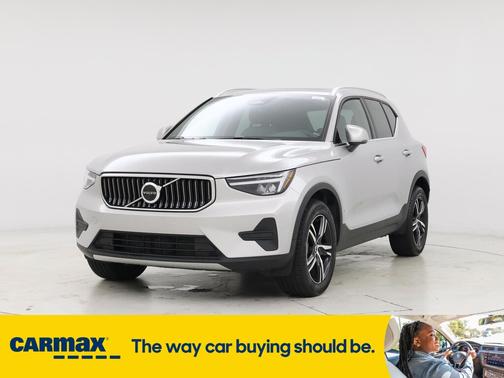 2025 Volvo XC40 B5 Core Bright Theme