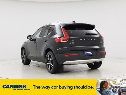 2025 Volvo XC40 B5 Core Bright Theme