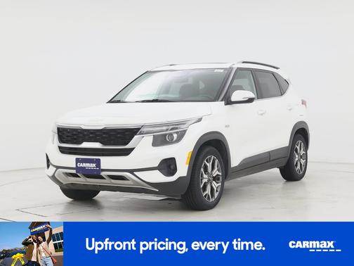 White 2022 Kia Seltos EX