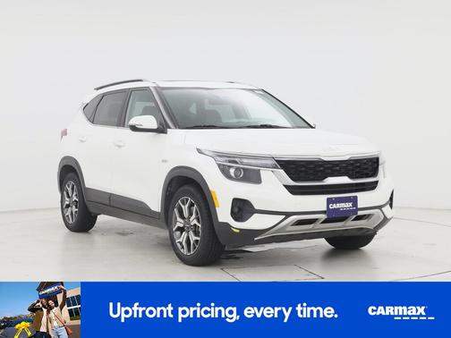 White 2022 Kia Seltos EX