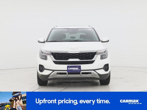 White 2022 Kia Seltos EX