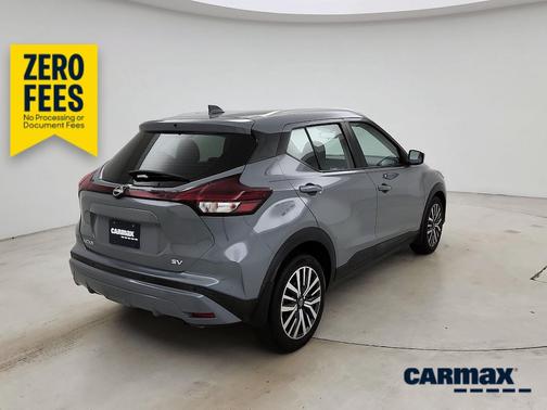 Gray 2022 Nissan Kicks SV