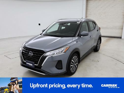 Gray 2022 Nissan Kicks SV