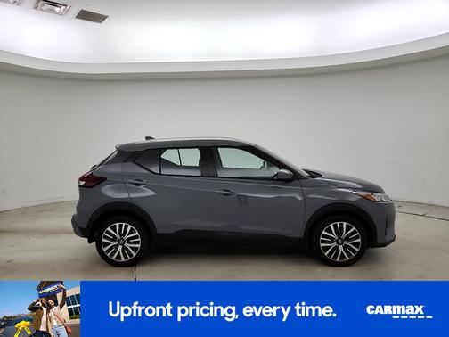 Gray 2022 Nissan Kicks SV