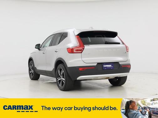 2025 Volvo XC40 B5 Core Bright Theme