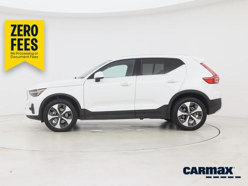 White 2024 Volvo XC40 B5 Plus Bright Theme
