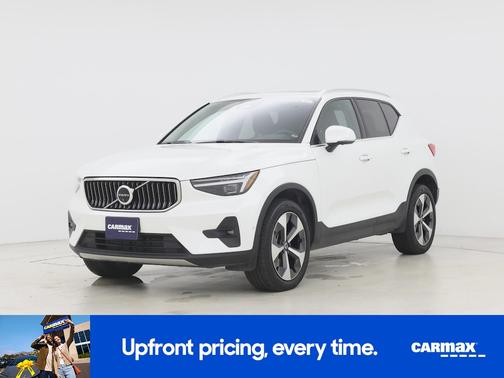 White 2024 Volvo XC40 B5 Plus Bright Theme