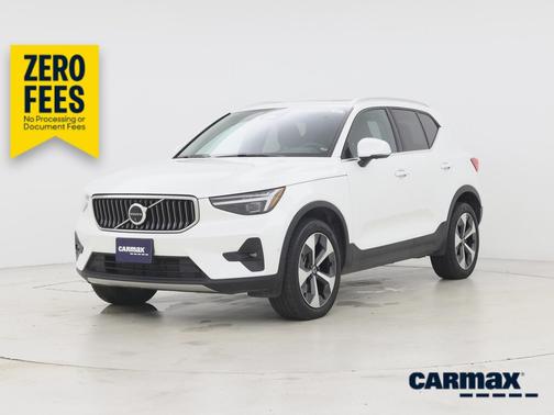 White 2024 Volvo XC40 B5 Plus Bright Theme