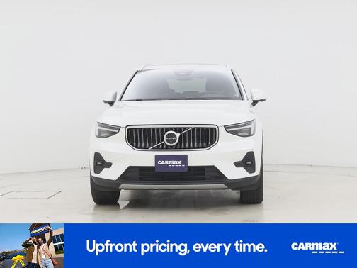 White 2024 Volvo XC40 B5 Plus Bright Theme