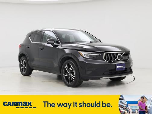 2025 Volvo XC40 B5 Core Bright Theme