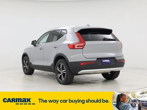 2025 Volvo XC40 B5 Core Bright Theme