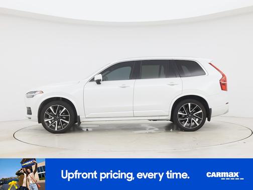 White 2022 Volvo XC90 T6 Momentum