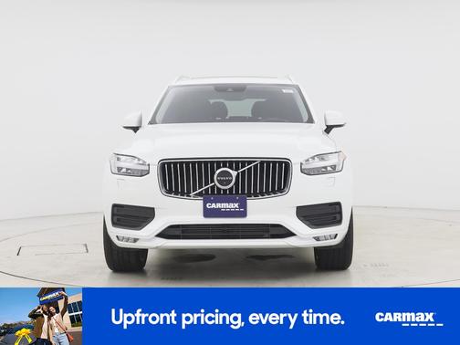 White 2022 Volvo XC90 T6 Momentum