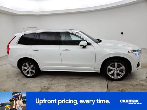 White 2022 Volvo XC90 T5 Momentum
