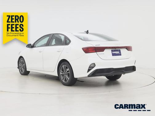 White 2023 Kia Forte LXS