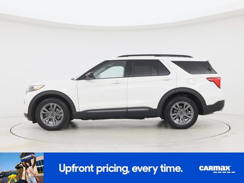 White 2022 Ford Explorer XLT