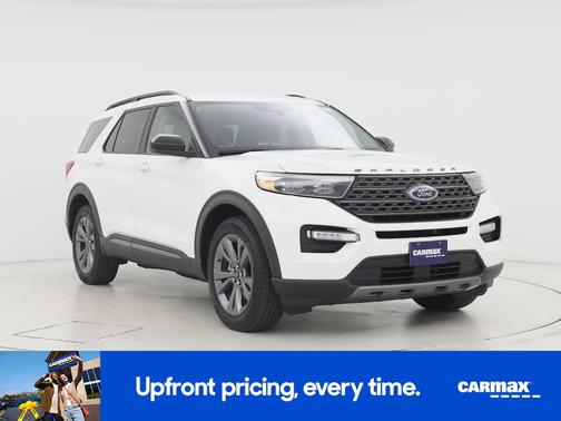 White 2022 Ford Explorer XLT